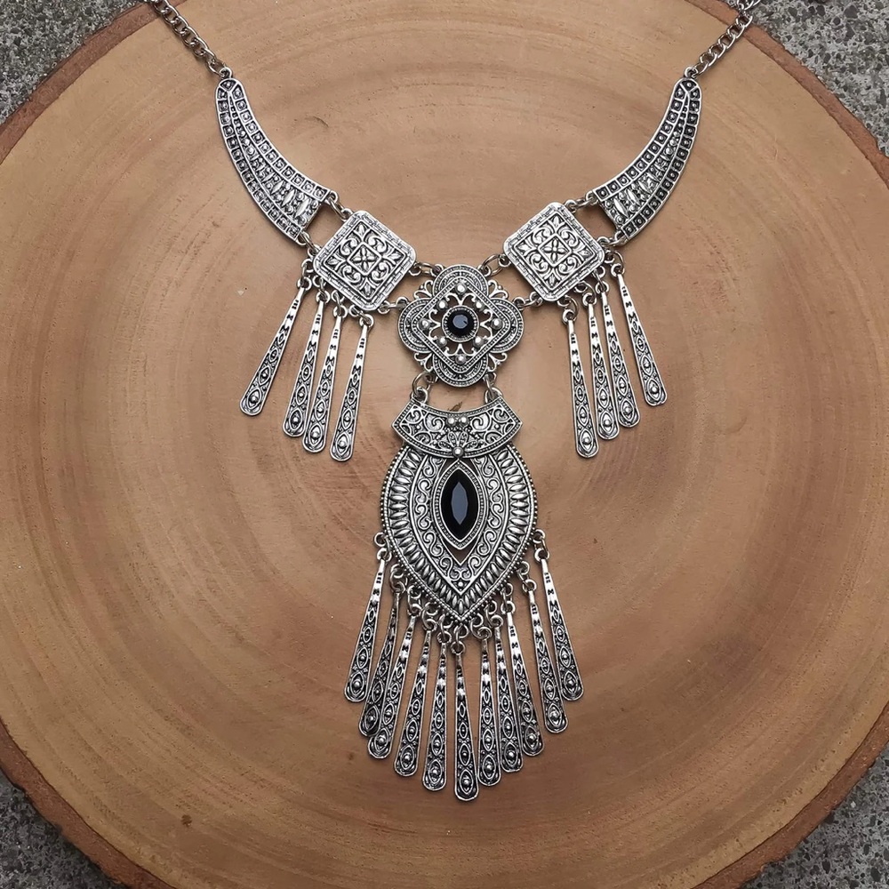 The Songbird Collection Coachella Statement Necklace in Onyx and Antique Silver